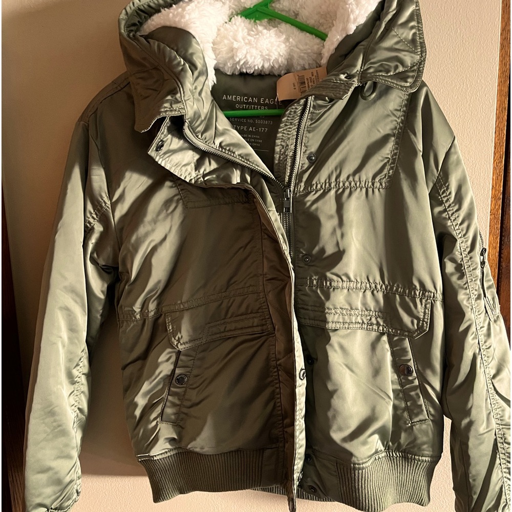 NWT American Eagle ladies small Khaki green Sherpa lined !